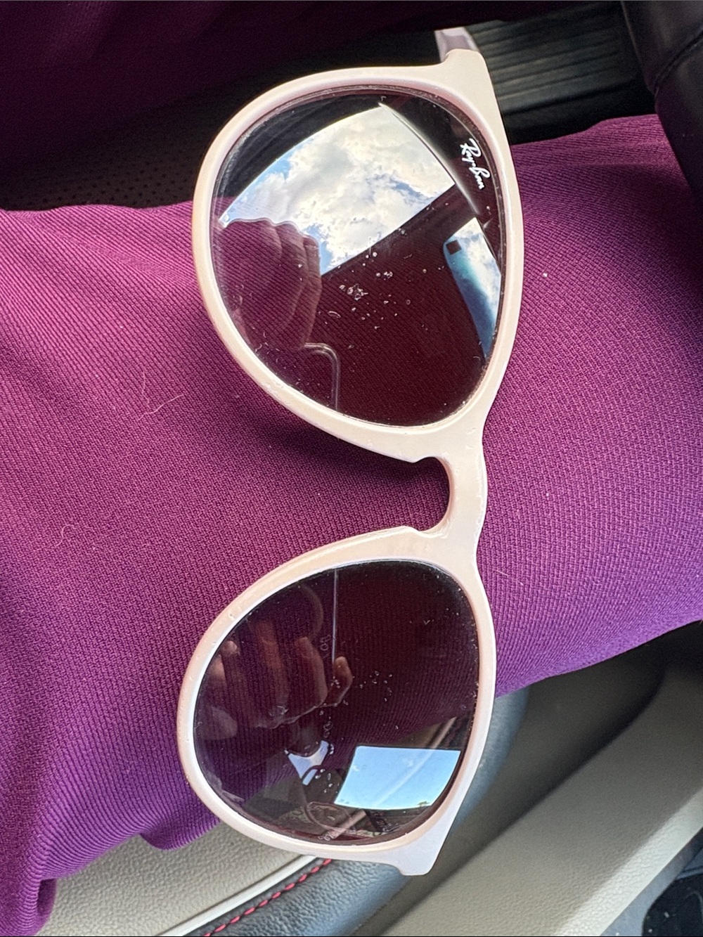 Ray-Ban Women's Light Pink Round Erika Sunglasses with Dark Lenses